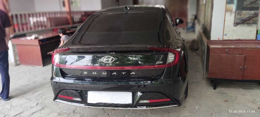 2021 -yil Hyundai Sanata avto mashinasi sotiladi.