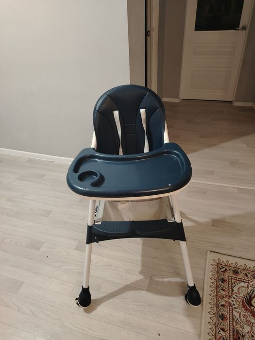 Стульчик для кормления почти новый
