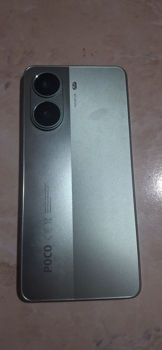 Poco X7pro 12/512 yaqinda olingan