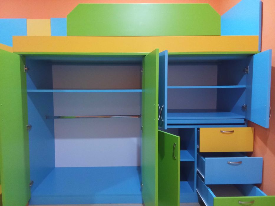 Две легла 4в1 в отлично състояние!