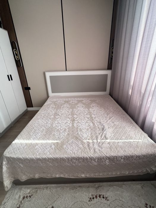 Продам Кровать двуспальная