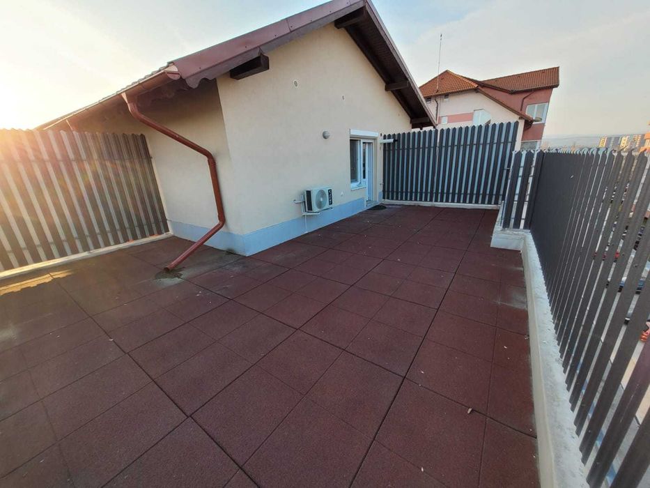 inchiriez ap. 2 camere cu terasa