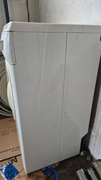 Продам стиральную  машинку зануси