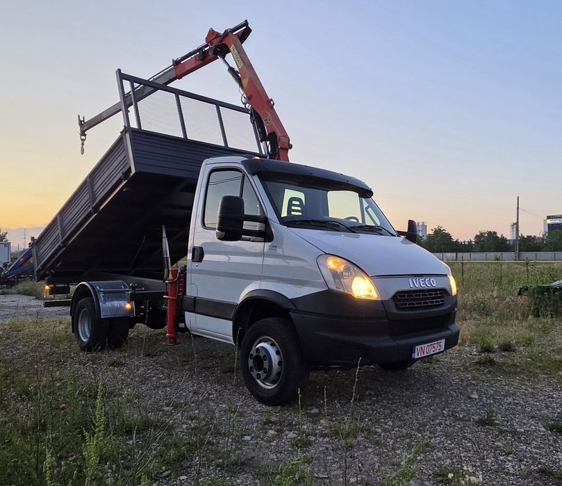 Iveco Daily 60c15 ,65c15,70c15,35c15 basculabil trilateral cu macara Palfingher PK 5000  , cat  C