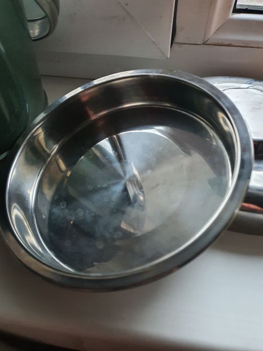 Термос суповой, нержавейка и две тарелки к нему