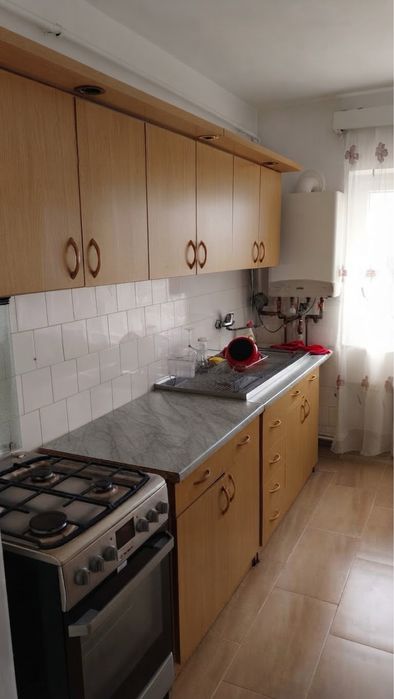 Inchiriez apartament 2 camere situat in centru nou