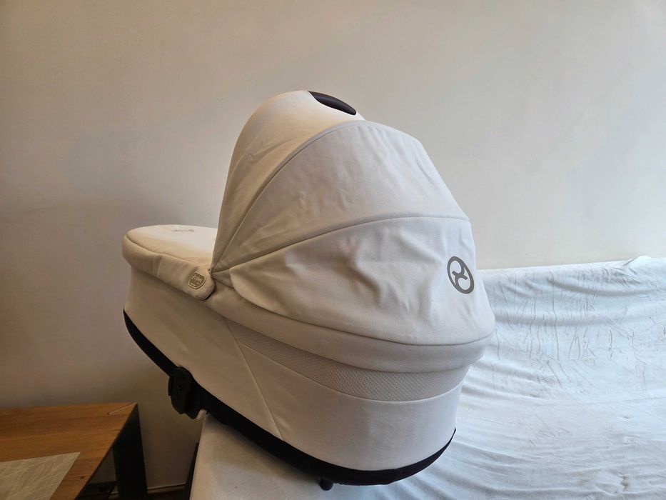 Cybex balios s lux бебешки кош