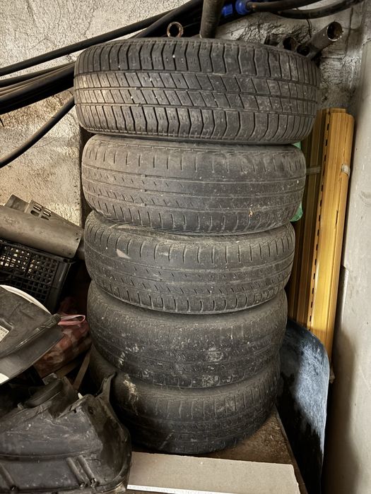 Vand 5 jenti R14 4 prezoane cu anvelope