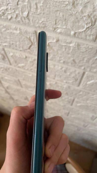 Срочно продам Xiaomi Redmi note 9 читать описание