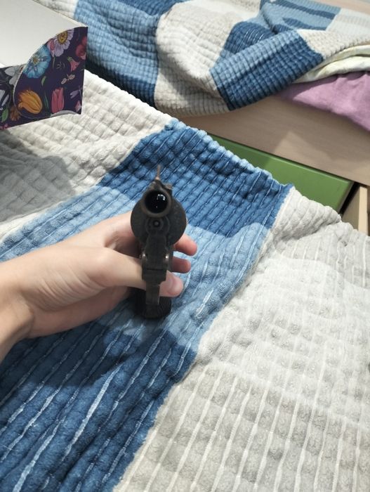 Продам пистолет без пистонов с кобурой