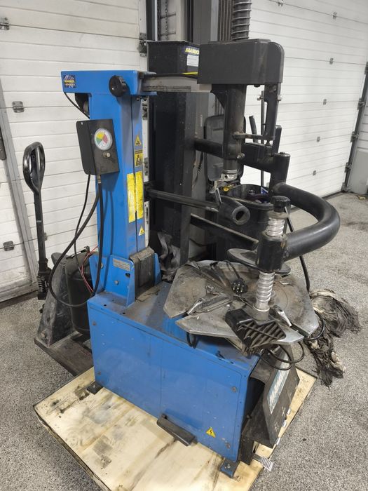 Аппарат для шиномонтажа