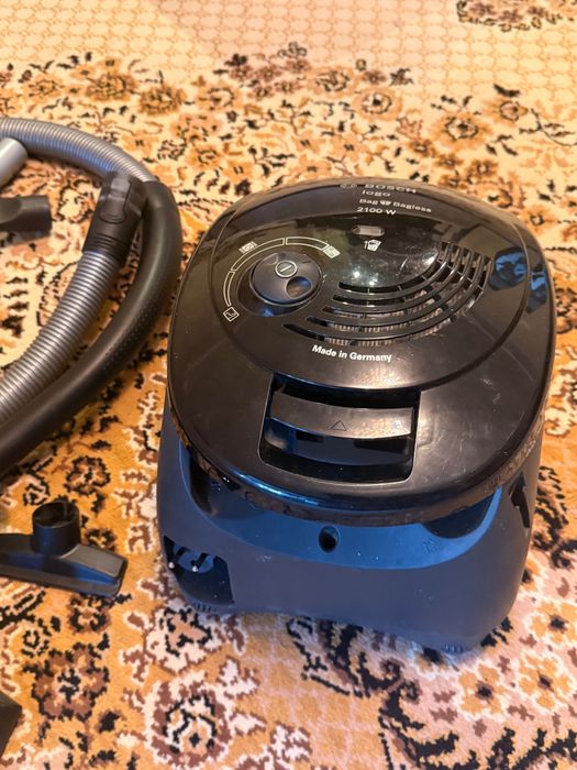 Пылесос Bosch 2100w