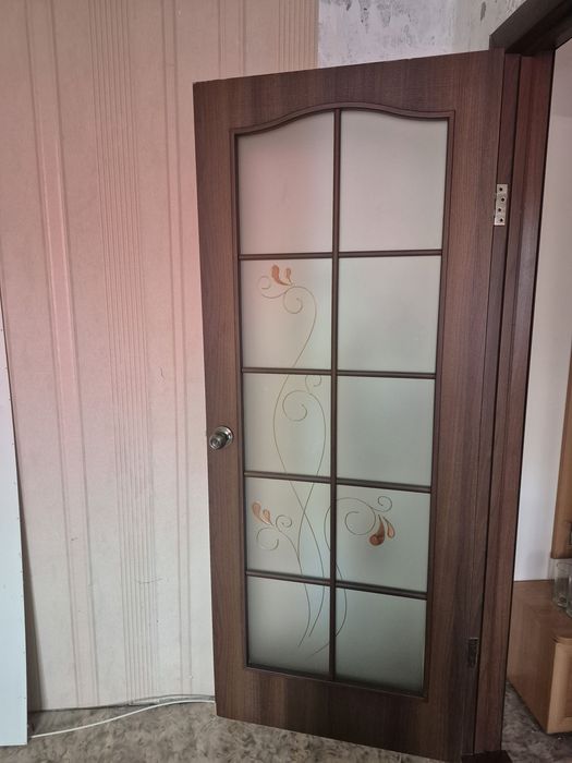 Продам межкомнатные двери