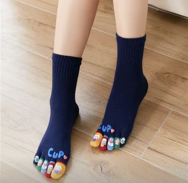 Продам маленькие приятности девочкам на 8 марта