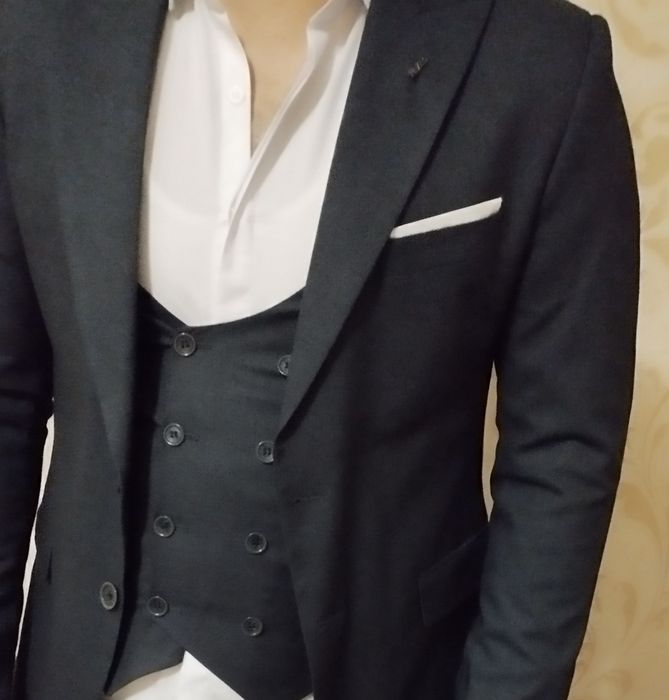 Костюм шим сотилади