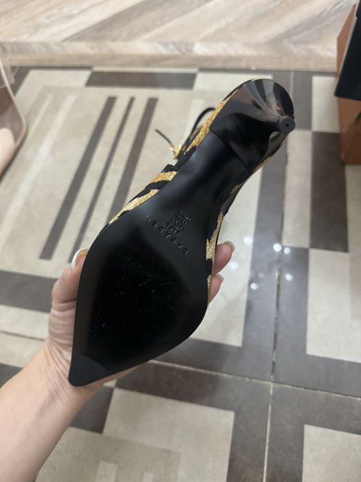 Продам туфли Casadei