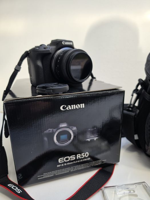 Canon EOS R50 Mirrorless + 18-45mm + Hoya Polarizare + Geantă + Card 64GB