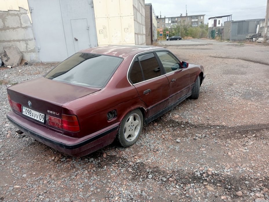 Продаю BMW 520 в среднем состоянии