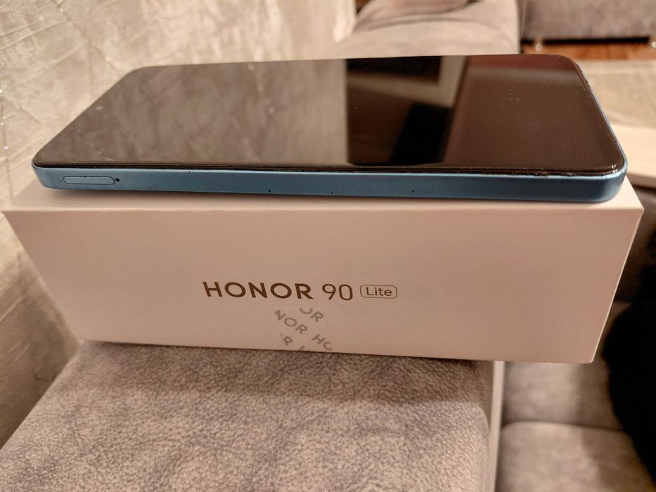 Телефон Honor 90 lite
