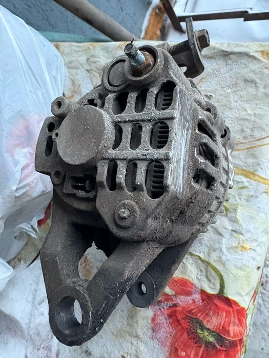 Генератор Кия Кларус продам