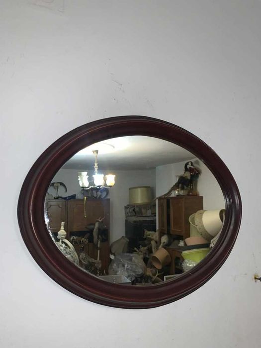 Oglinda de perete in rama de lemn in doua poziti