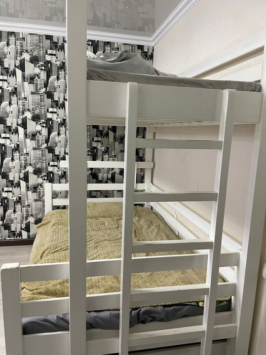 Кровать трехъярусная