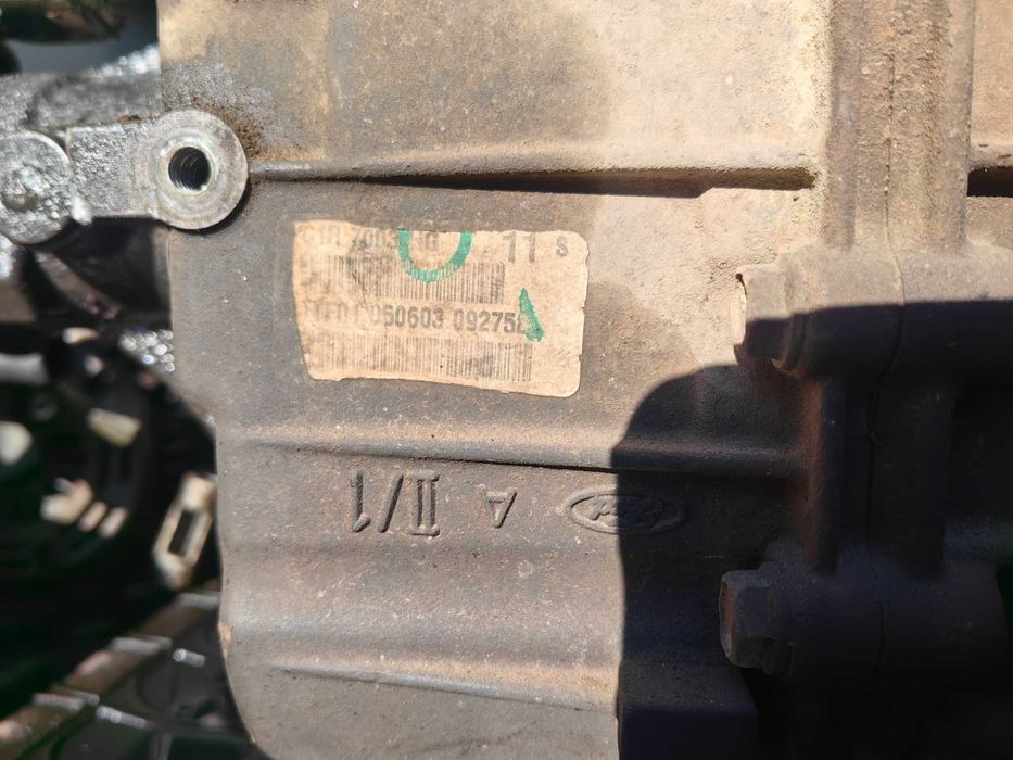 Форд Транзит 2004г 2,4л 5скоростна кутия и седалки и теглич