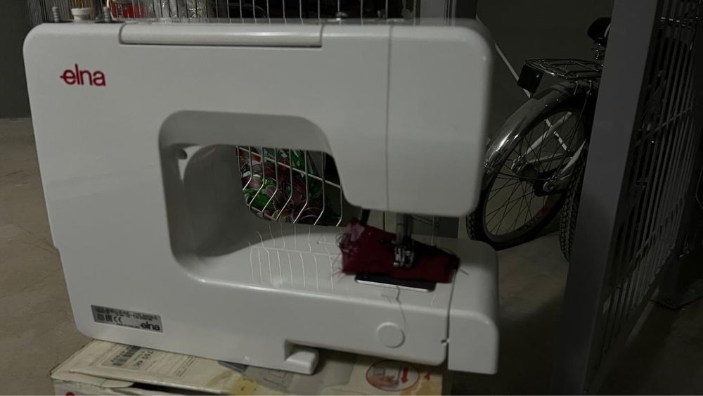 Продам швейную машинку