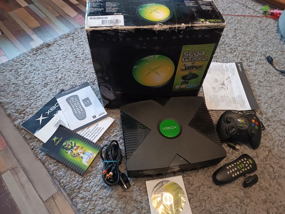 Xbox clasic  complet cutie originala, manuale, telecomanda, dongle joc