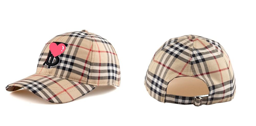 Шапки с козирка  burberr..