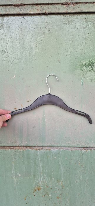 Продам вешалки для одежды.