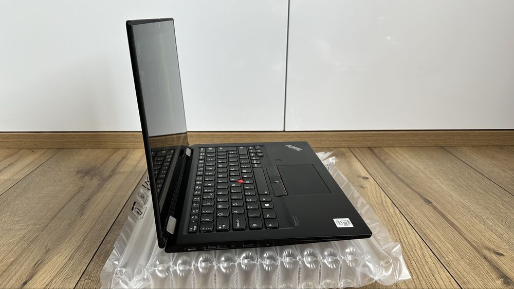 Лаптоп Lenovo Thinkpad x13 Yoga Gen 1 FHD 13.3” Тъч /  Intel i7-10510u 16GB RAM 256GB SSD Win11 Pro+ Посалка / MS OFFICE 2011 Pro Plus