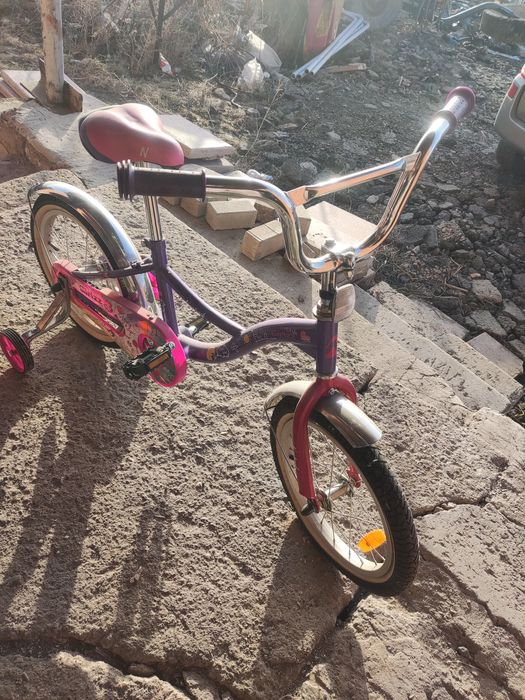Детский велосипед для девочек почти новый