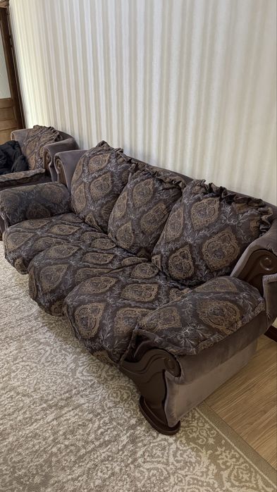 Продам диван тройку