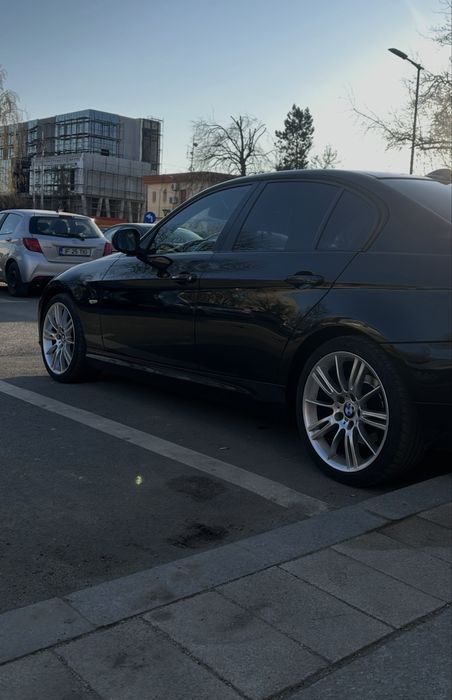BMW E90 320D LCI
