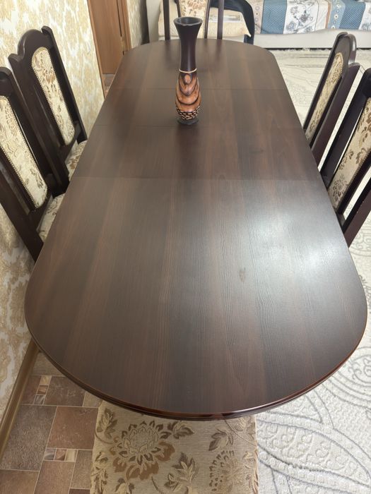 Продам стол гостинный