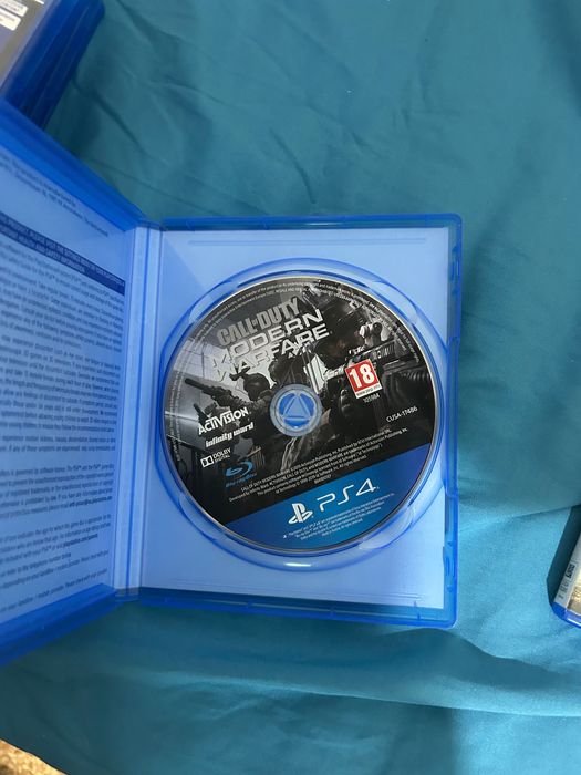PlayStation 4 + игри