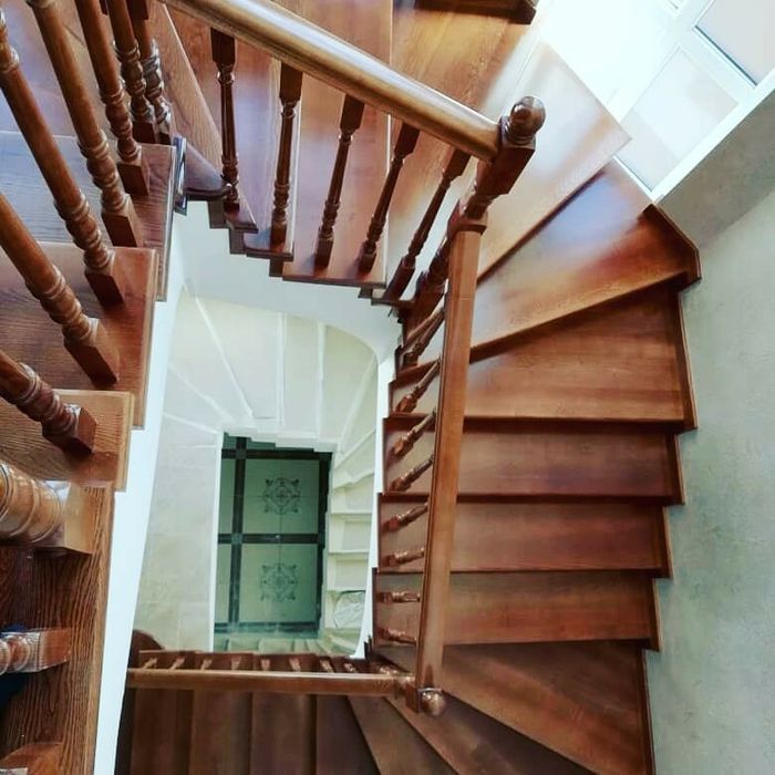 Рестоврация,  паркет , двери , лестницы.