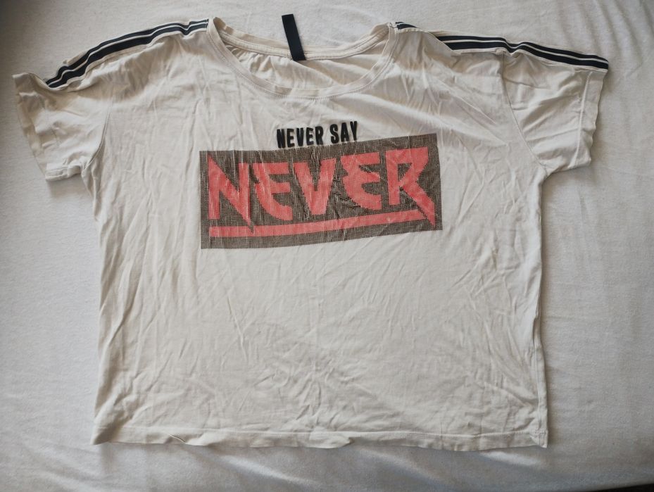 Дрехи/ тениски/ къси гащи