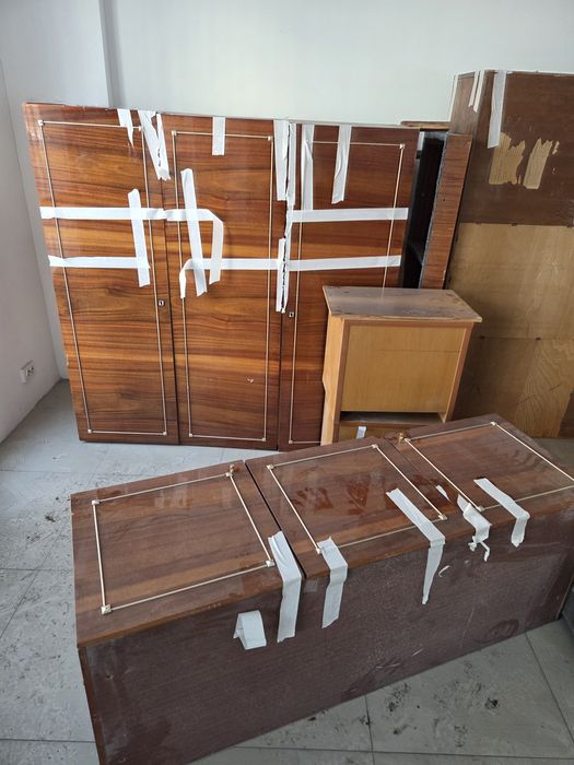 Шкаф деревянный платяной