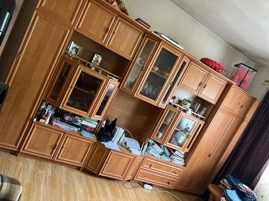 Mobila de lemn in stare foarte buna