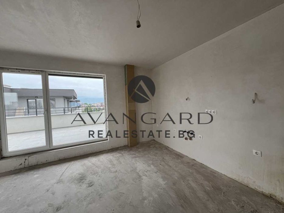 Продава се Тристаен апартамент в Пловдив, Остромила - 205 кв.м за 509 €/кв.м - Снимка #4