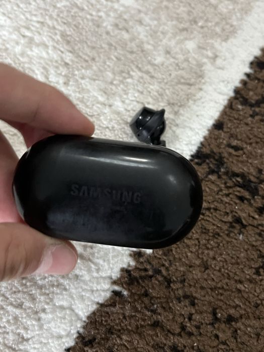 Наушник новый хорошый