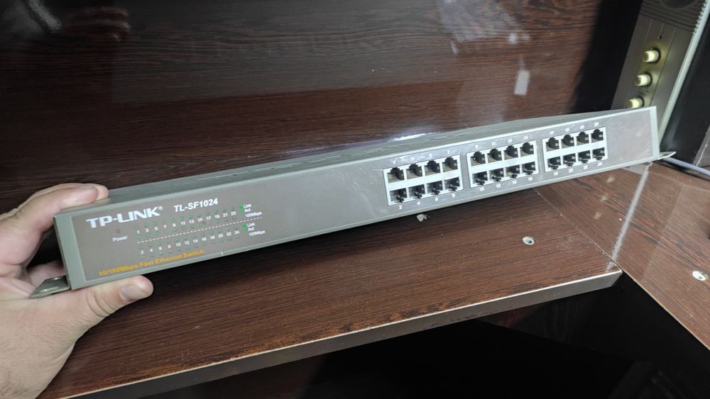 Tp link switch  TL-SF1024