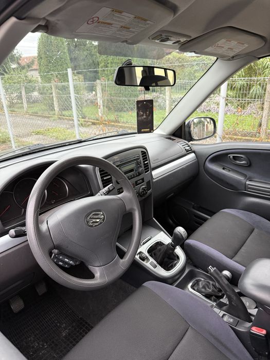 Suzuki Grand Vitara 2.0i 128CP 4x4 Mic\Mare *Recent adusa din Italia*