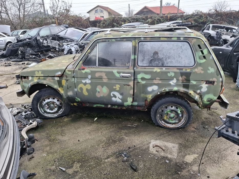 Dezmembrez Lada Niva 1600/bara lata Lada niva /usa Lada niva