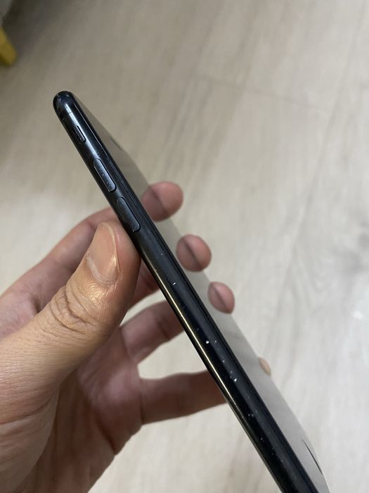 iPhone 7 32GB продам