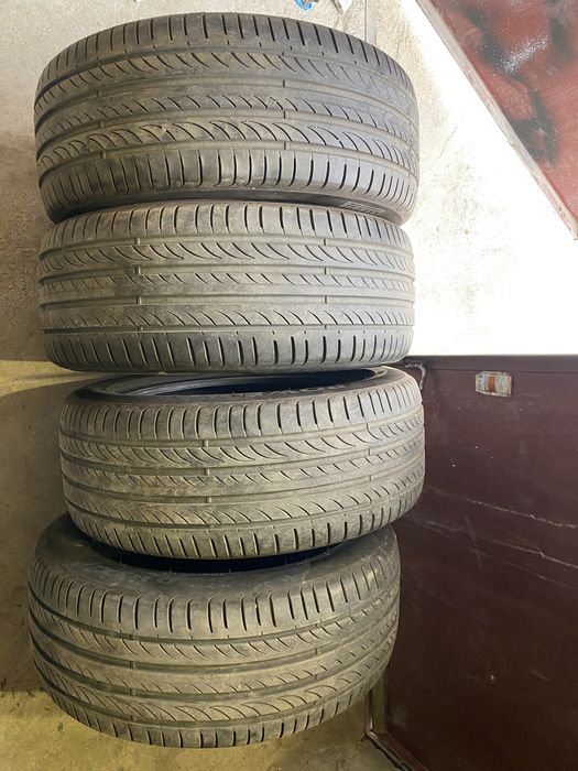 2бр летни гуми Pirelli 235/50/19 и 4бр летни 225/50/17 пирели