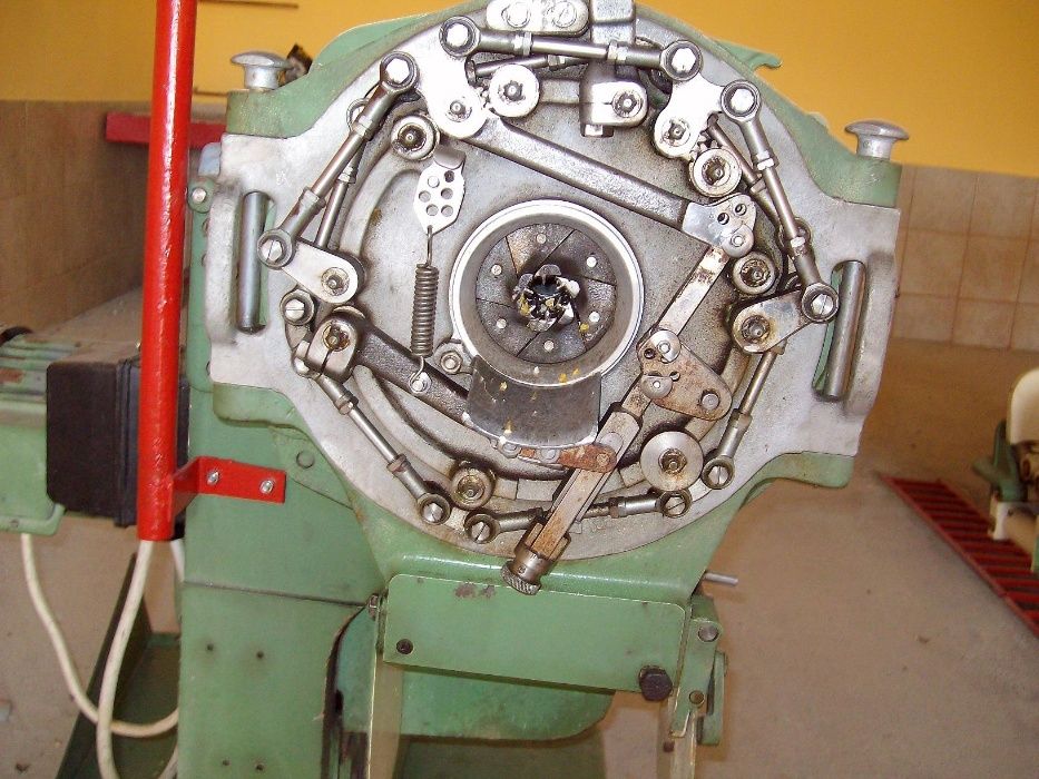 Машини за белене и рязане на царевица