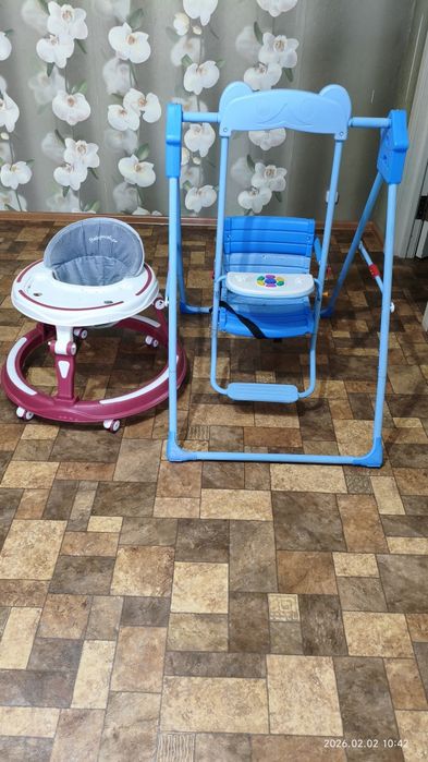 Детская домашняя качеля , ходунки